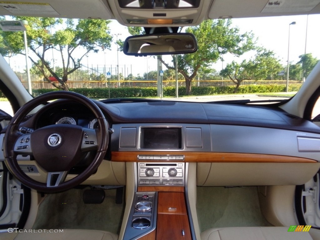 2010 Jaguar XF Sport Sedan Barley Dashboard Photo #124053848