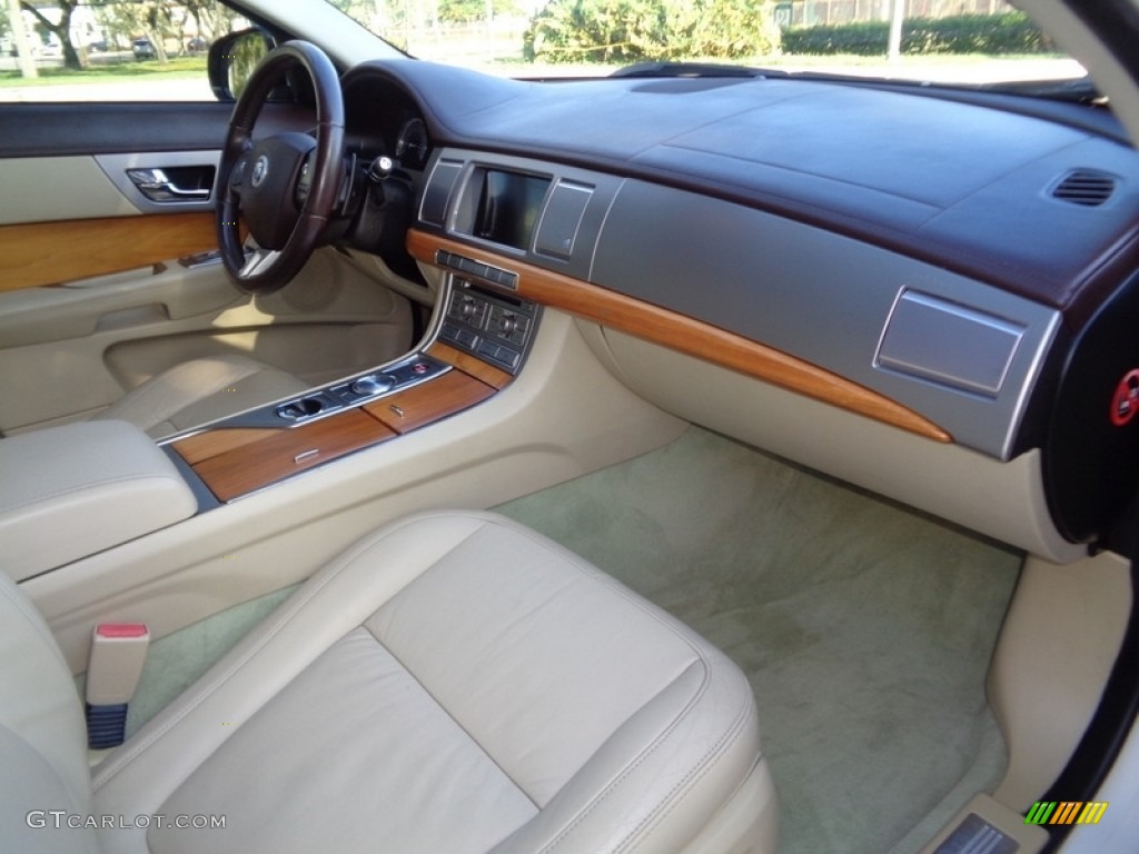 2010 Jaguar XF Sport Sedan Barley Dashboard Photo #124054445