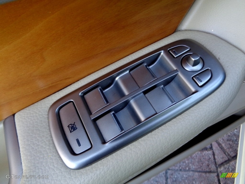 2010 Jaguar XF Sport Sedan Controls Photo #124054697