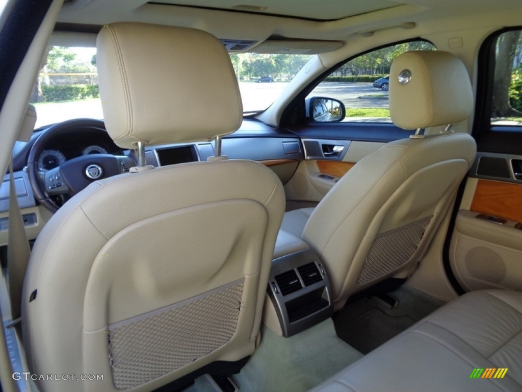 2010 Jaguar XF Sport Sedan Rear Seat Photo #124055183