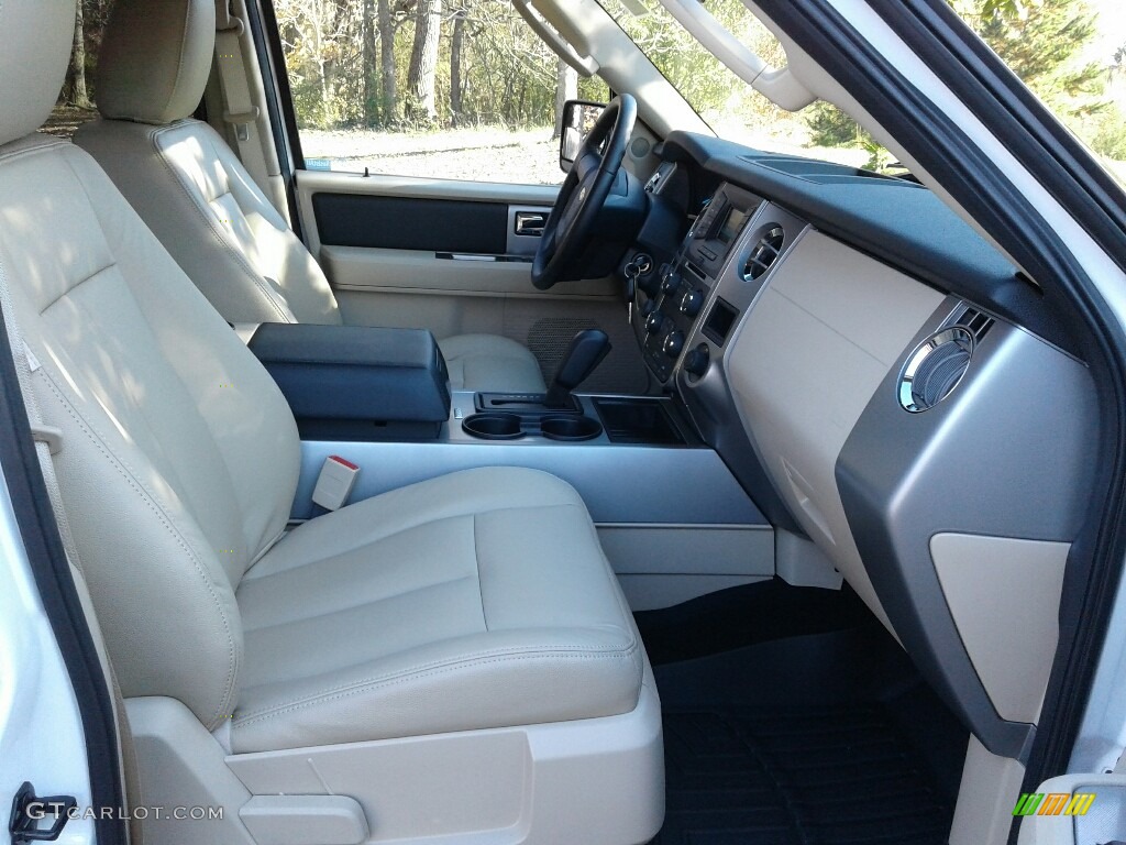 2017 Ford Expedition XLT 4x4 Interior Color Photos