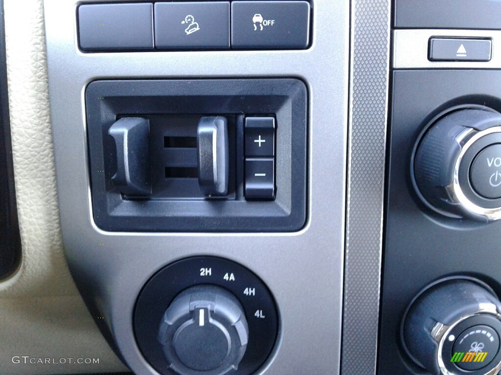 2017 Ford Expedition XLT 4x4 Controls Photo #124056332