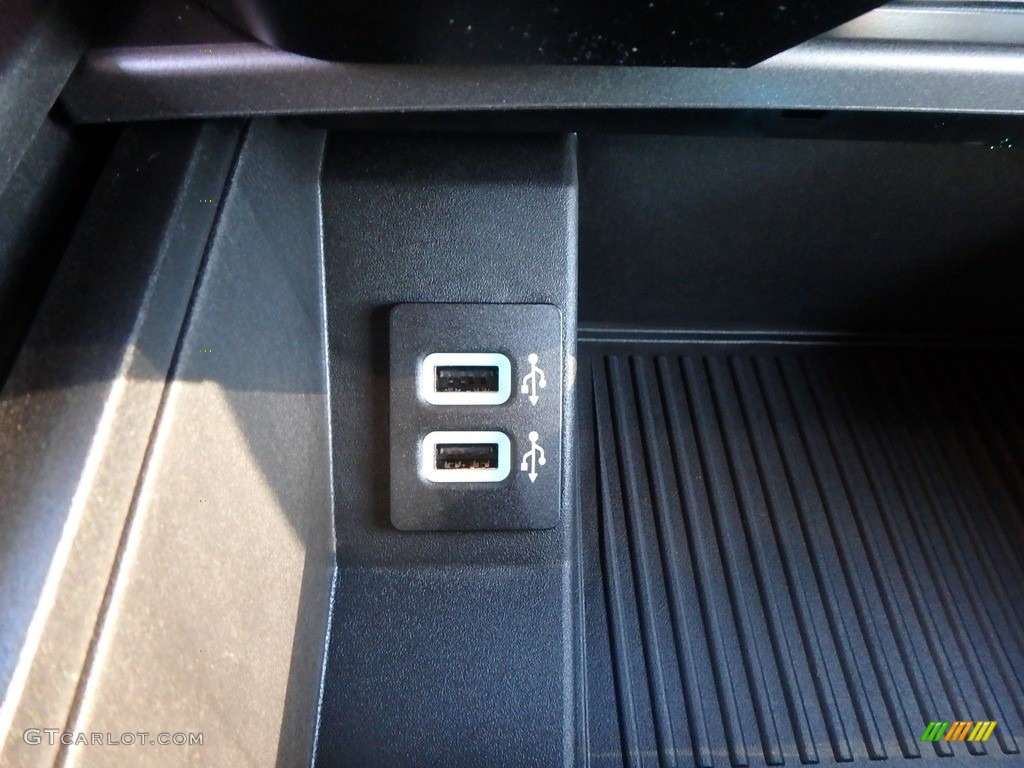 2018 F150 XLT SuperCrew 4x4 - Blue Jeans / Earth Gray photo #19