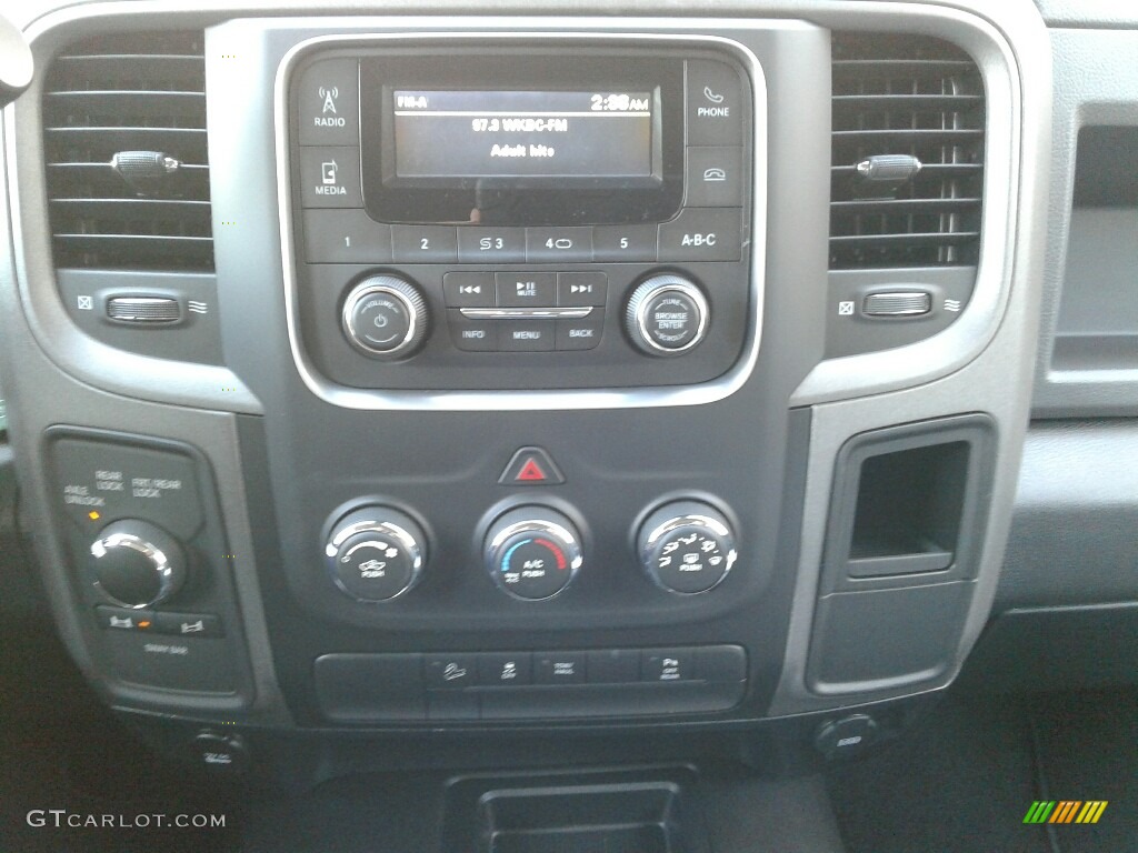2018 Ram 2500 Power Wagon Crew Cab 4x4 Controls Photo #124060280