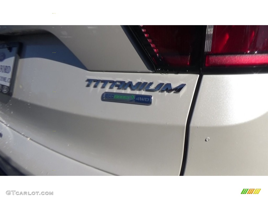 2018 Escape Titanium 4WD - White Platinum / Charcoal Black photo #9