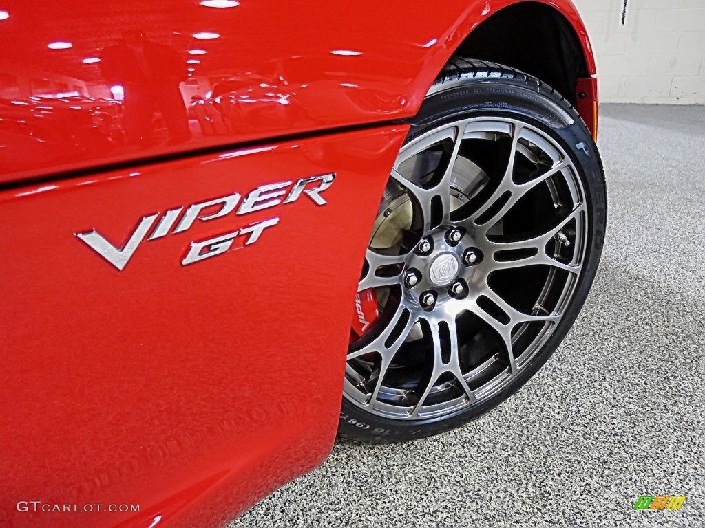 2015 Dodge SRT Viper Coupe Marks and Logos Photo #124068708