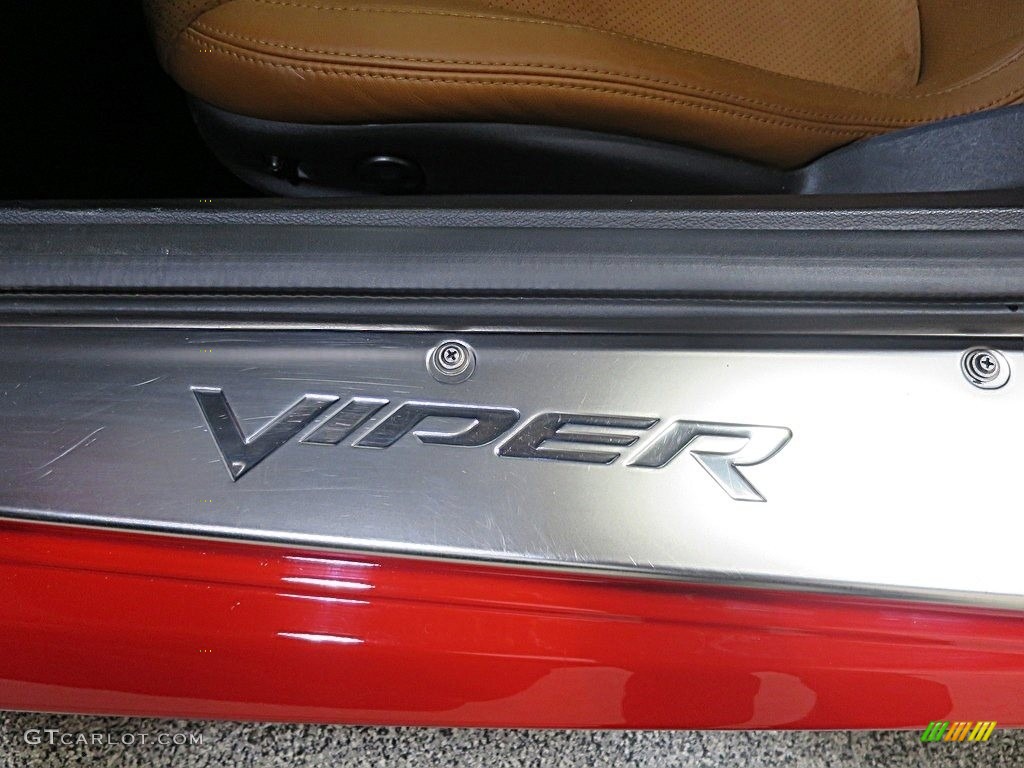 2015 Dodge SRT Viper Coupe Marks and Logos Photo #124068768
