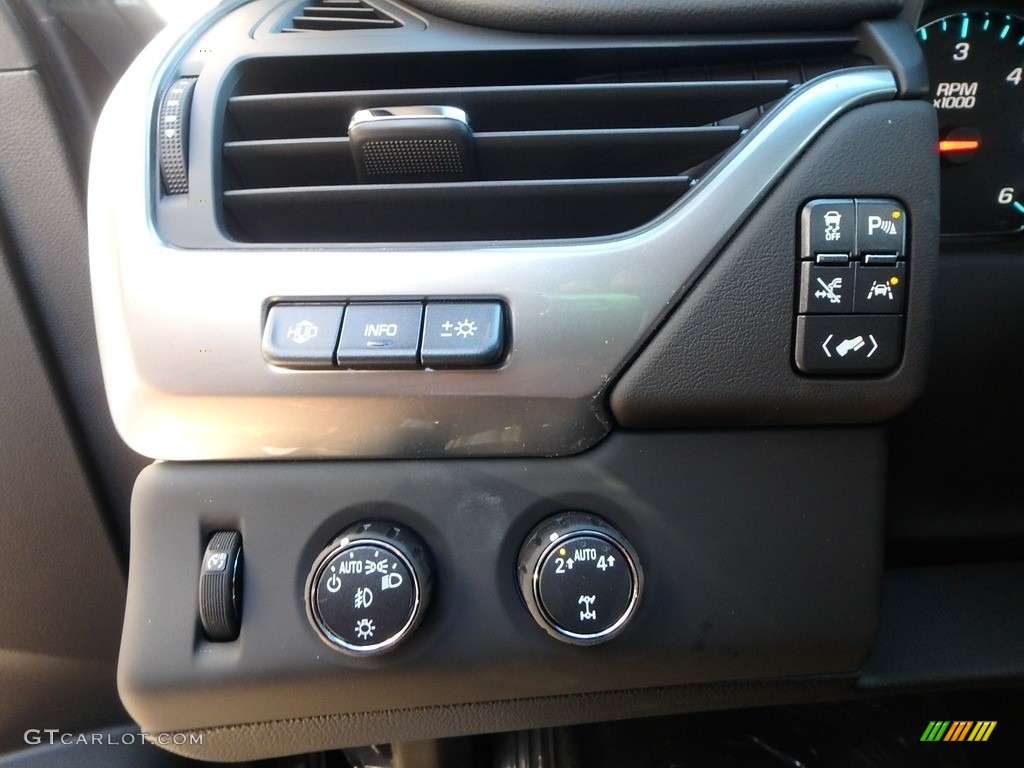 2018 Suburban Premier 4WD - Black / Jet Black photo #16