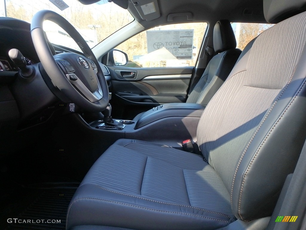 2018 Toyota Highlander LE Front Seat Photo #124075525