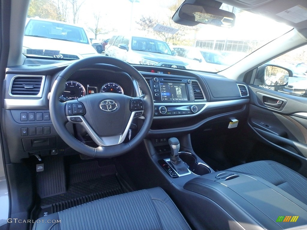 Black Interior 2018 Toyota Highlander LE Photo #124075591