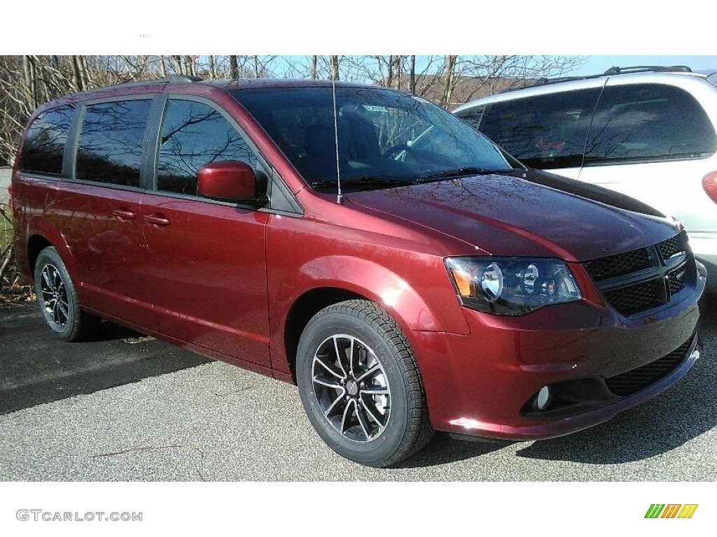 2018 Dodge Grand Caravan SXT Exterior Photos