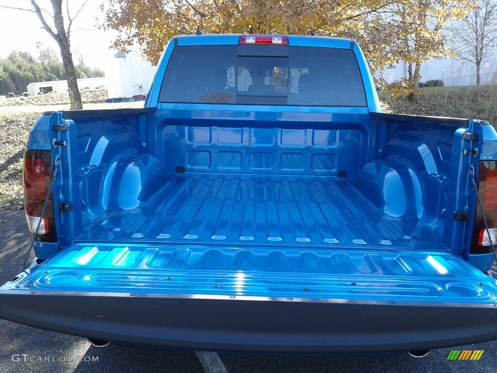 2018 1500 Sport Crew Cab 4x4 - Hydro Blue Pearl / Black photo #11