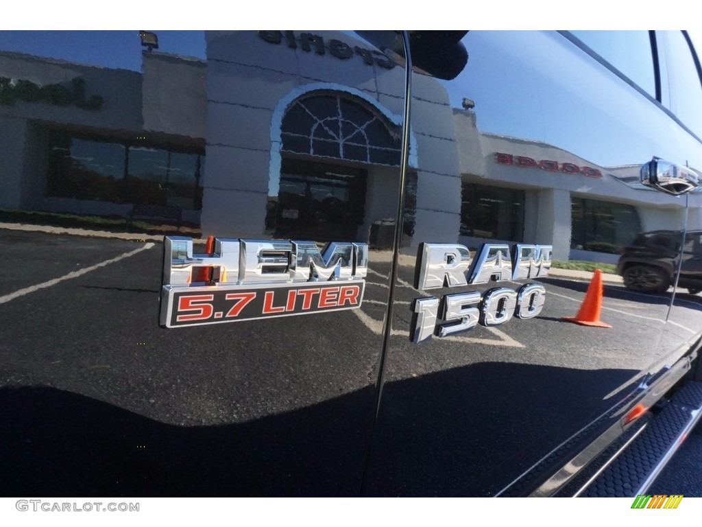 2018 1500 Big Horn Crew Cab - Brilliant Black Crystal Pearl / Black/Diesel Gray photo #12