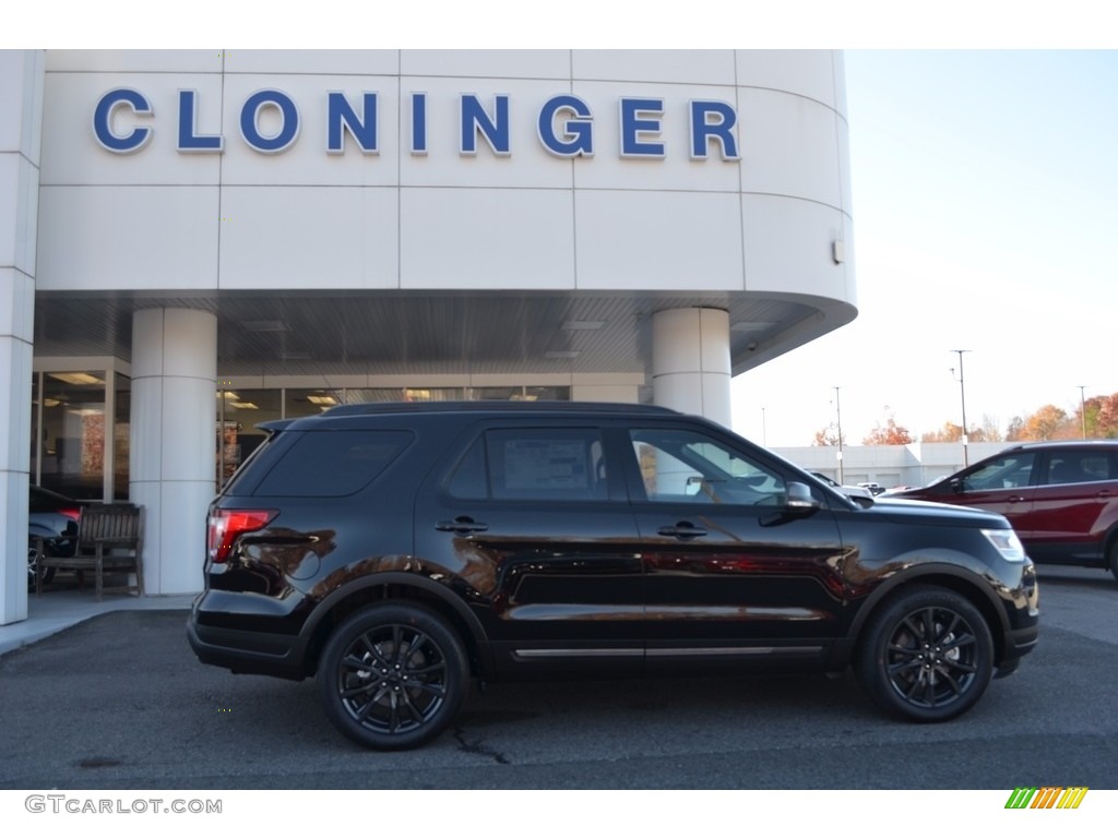 2018 Explorer XLT - Shadow Black / Ebony Black photo #2