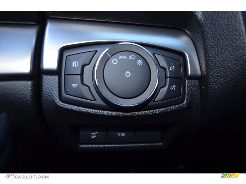 2018 Explorer XLT - Shadow Black / Ebony Black photo #20