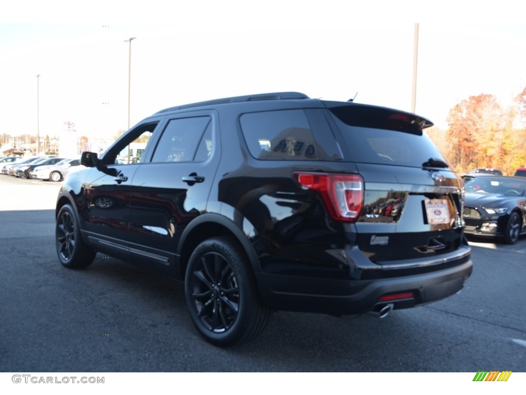 2018 Explorer XLT - Shadow Black / Ebony Black photo #23