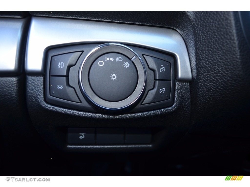 2017 Explorer XLT - Blue Jeans / Sport Appearance Dark Earth Gray photo #18