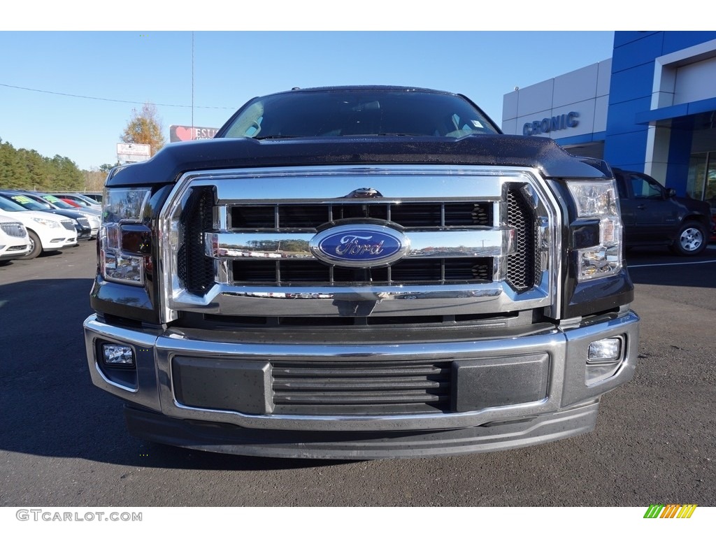 2017 F150 XLT SuperCrew - Shadow Black / Earth Gray photo #2