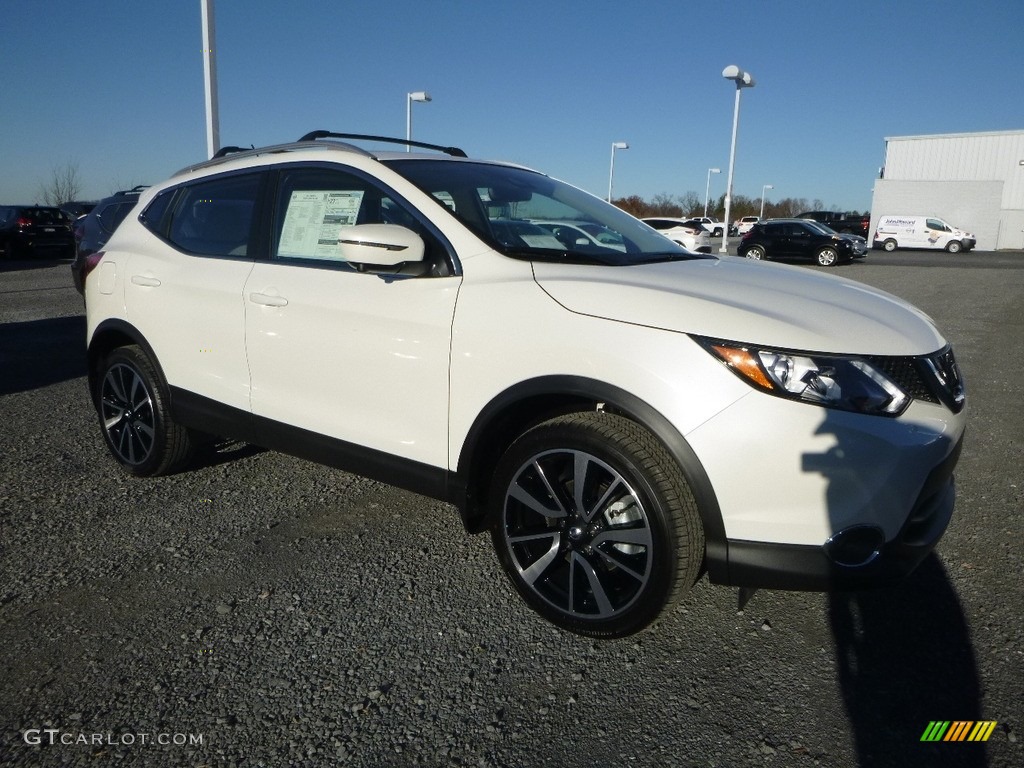 2017 Rogue Sport SL AWD - Pearl White / Charcoal photo #1