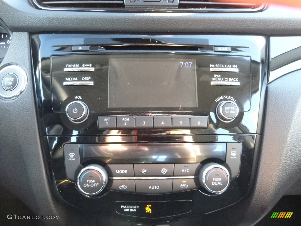 2017 Rogue Sport SV AWD - Gun Metallic / Charcoal photo #17