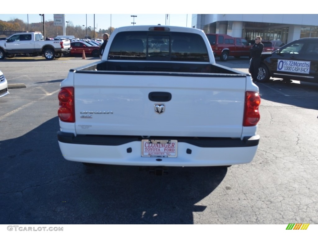 2007 Dakota SLT Quad Cab 4x4 - Bright White / Medium Slate Gray photo #4