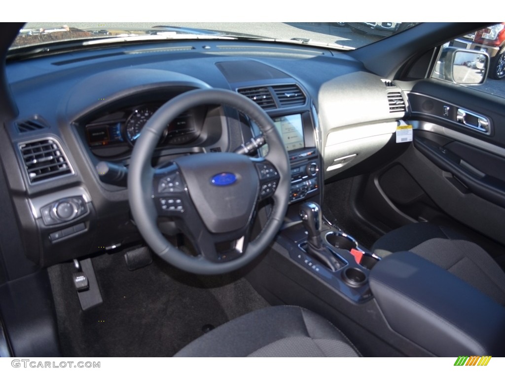 2018 Explorer XLT - Magnetic Metallic / Medium Stone photo #7