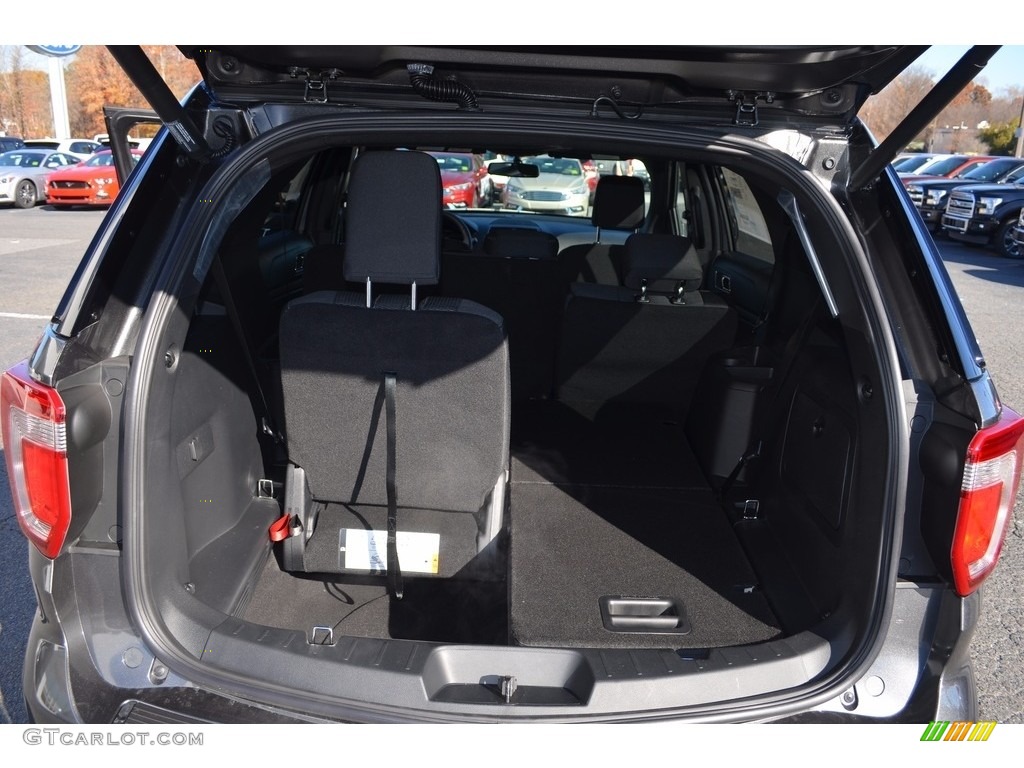 2018 Explorer XLT - Magnetic Metallic / Medium Stone photo #9