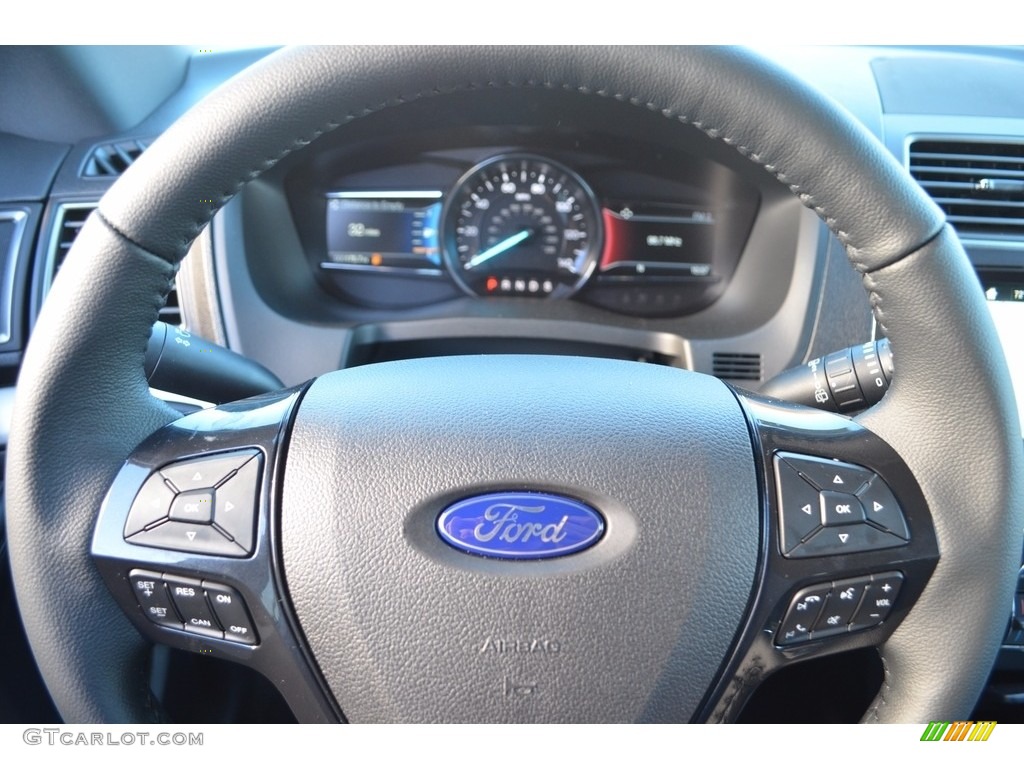 2018 Explorer XLT - Magnetic Metallic / Medium Stone photo #20