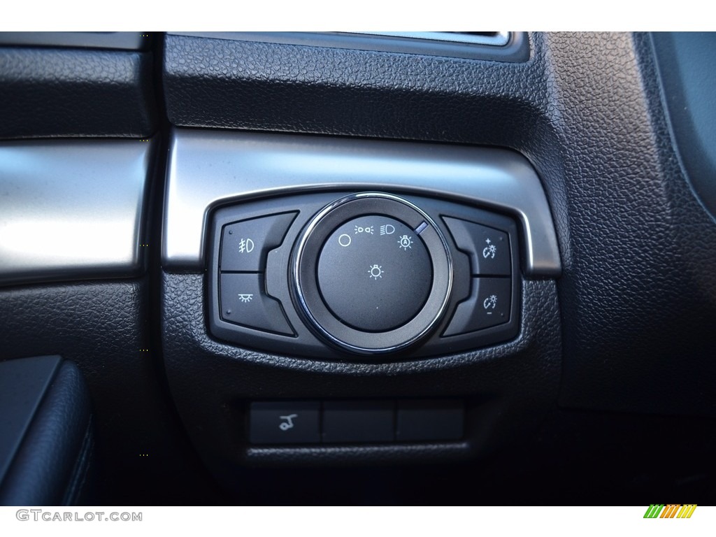 2018 Explorer XLT - Magnetic Metallic / Medium Stone photo #21
