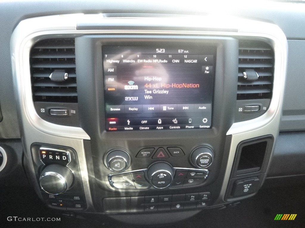 2018 1500 Big Horn Crew Cab 4x4 - Bright White / Black/Diesel Gray photo #18