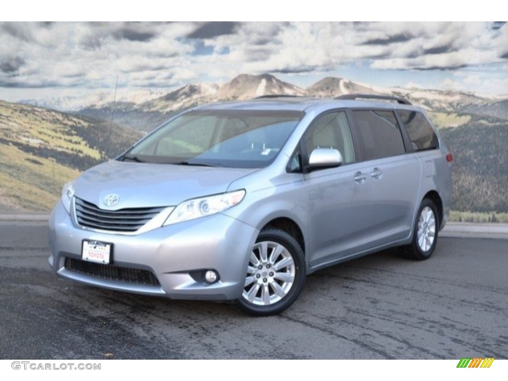 2012 Sienna XLE AWD - Silver Sky Metallic / Light Gray photo #5