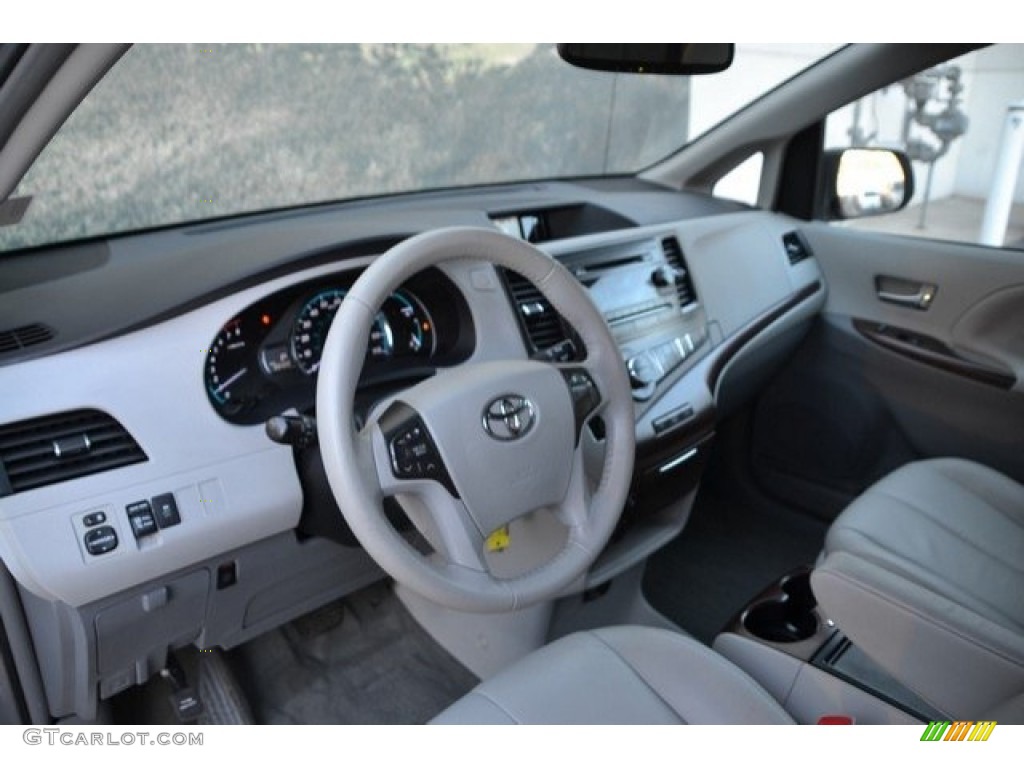 2012 Sienna XLE AWD - Silver Sky Metallic / Light Gray photo #10