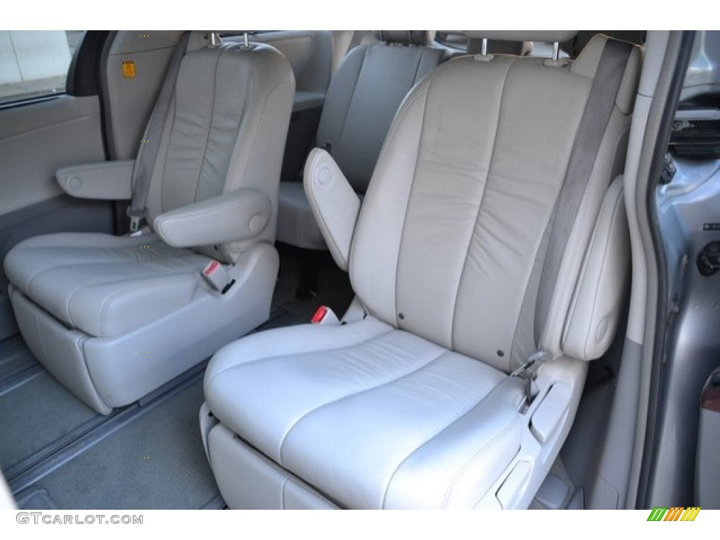 2012 Sienna XLE AWD - Silver Sky Metallic / Light Gray photo #23