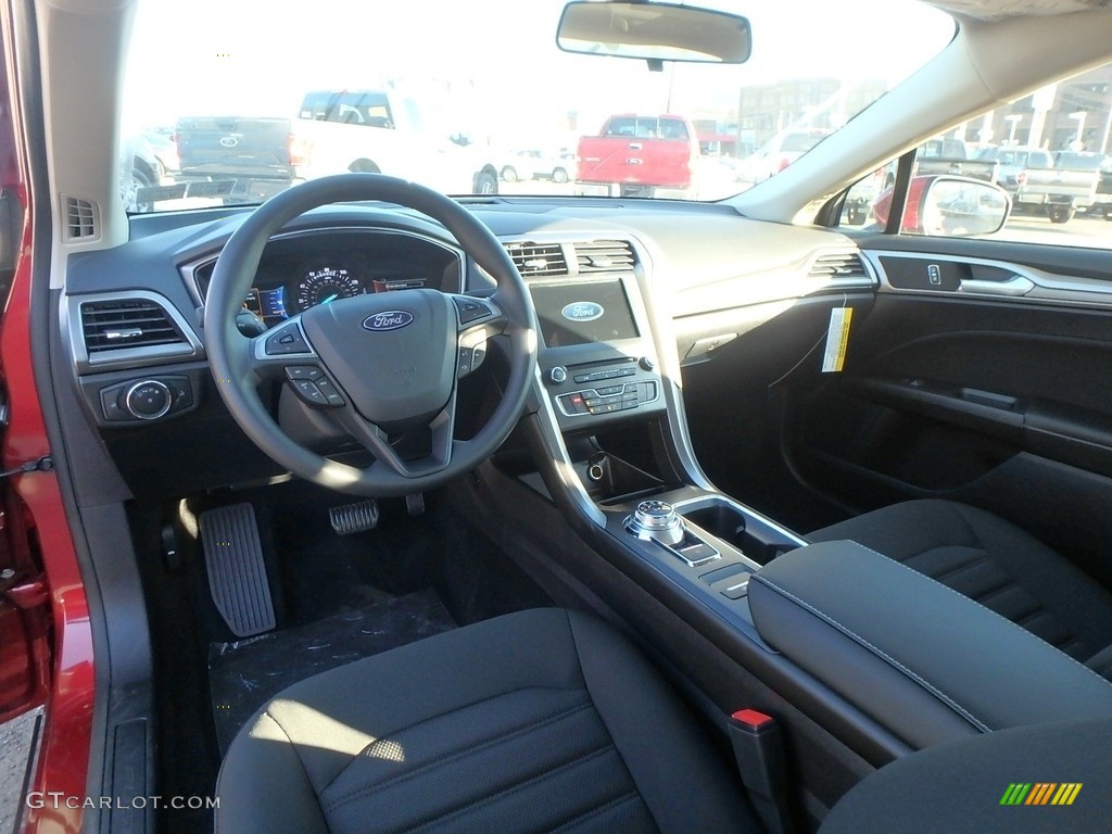 2018 Fusion SE - Ruby Red / Ebony photo #12