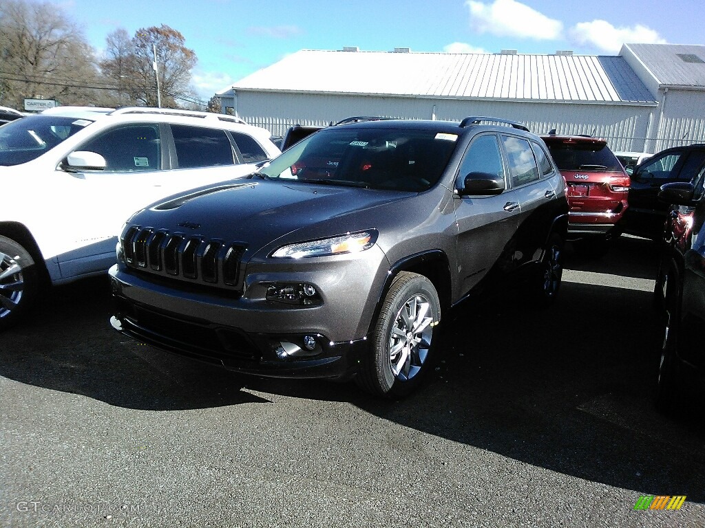 2018 Cherokee Latitude 4x4 - Granite Crystal Metallic / Black photo #1