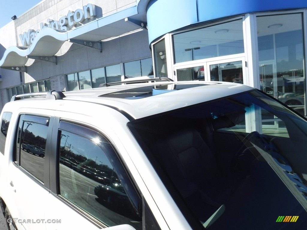 2011 Pilot Touring 4WD - White Diamond Pearl / Gray photo #5