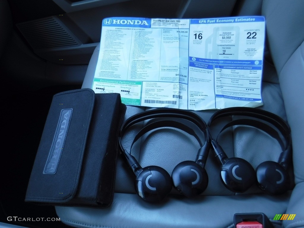 2011 Pilot Touring 4WD - White Diamond Pearl / Gray photo #32