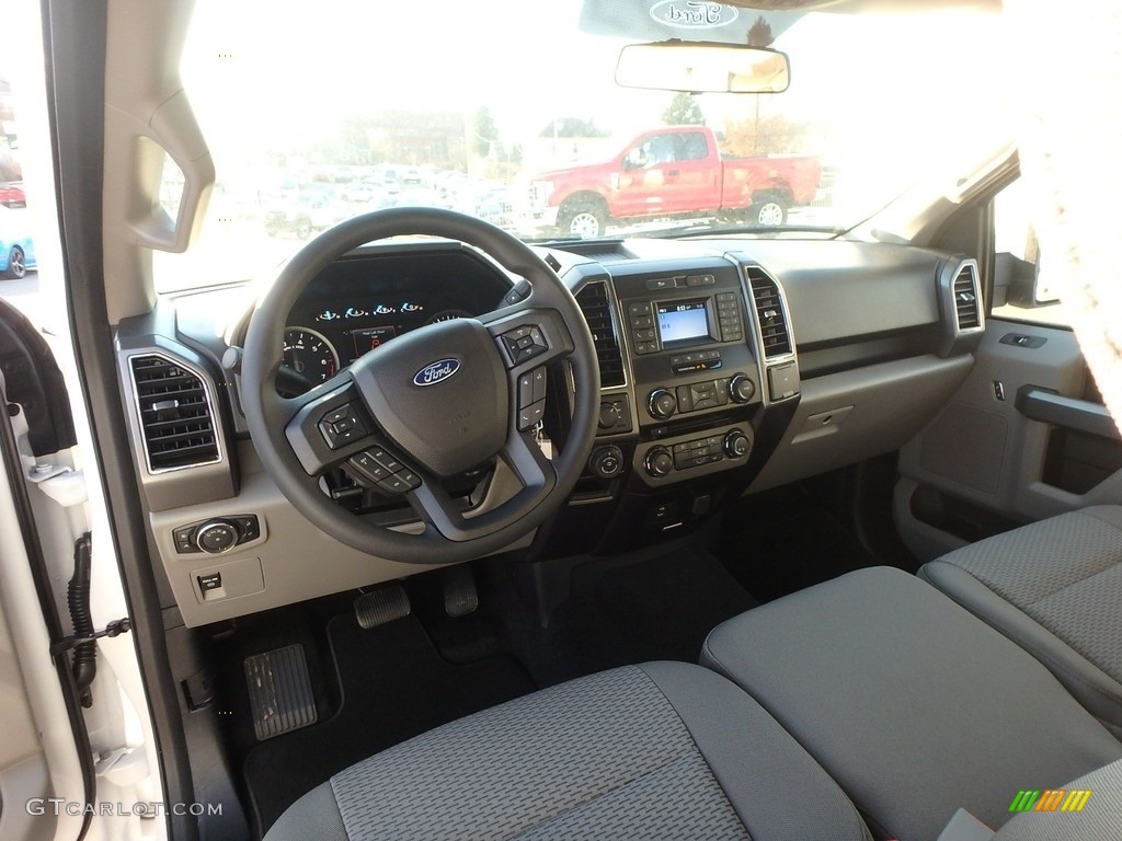 2018 F150 XLT SuperCrew 4x4 - Oxford White / Earth Gray photo #11