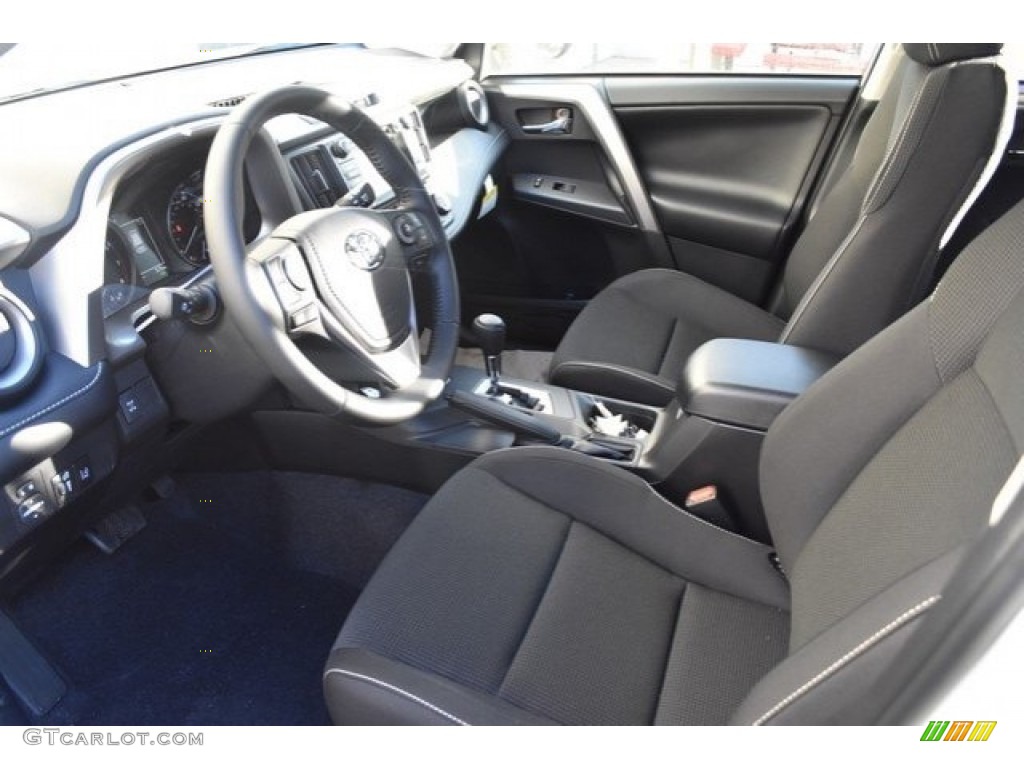 2018 RAV4 XLE AWD - Super White / Black photo #5