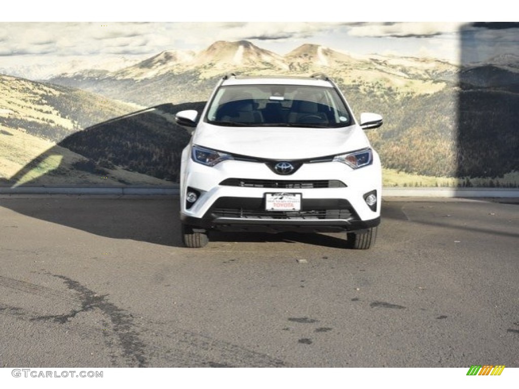 2018 RAV4 XLE AWD - Super White / Ash photo #2