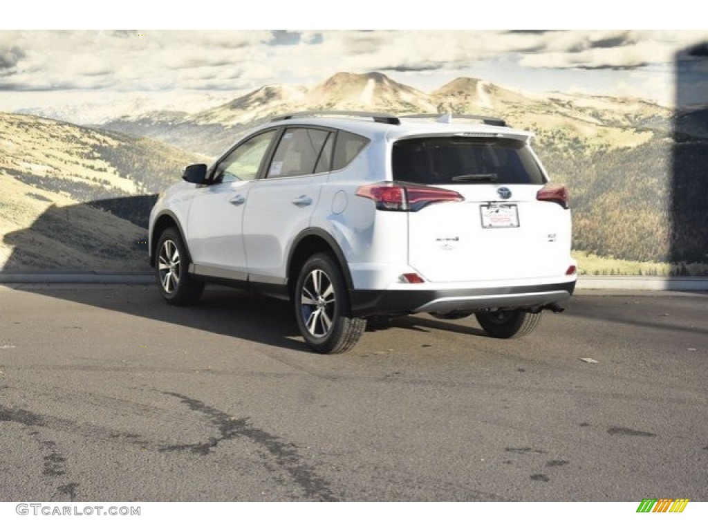 2018 RAV4 XLE AWD - Super White / Ash photo #3