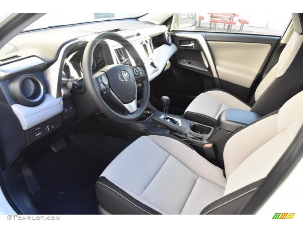 2018 RAV4 XLE AWD - Super White / Ash photo #5