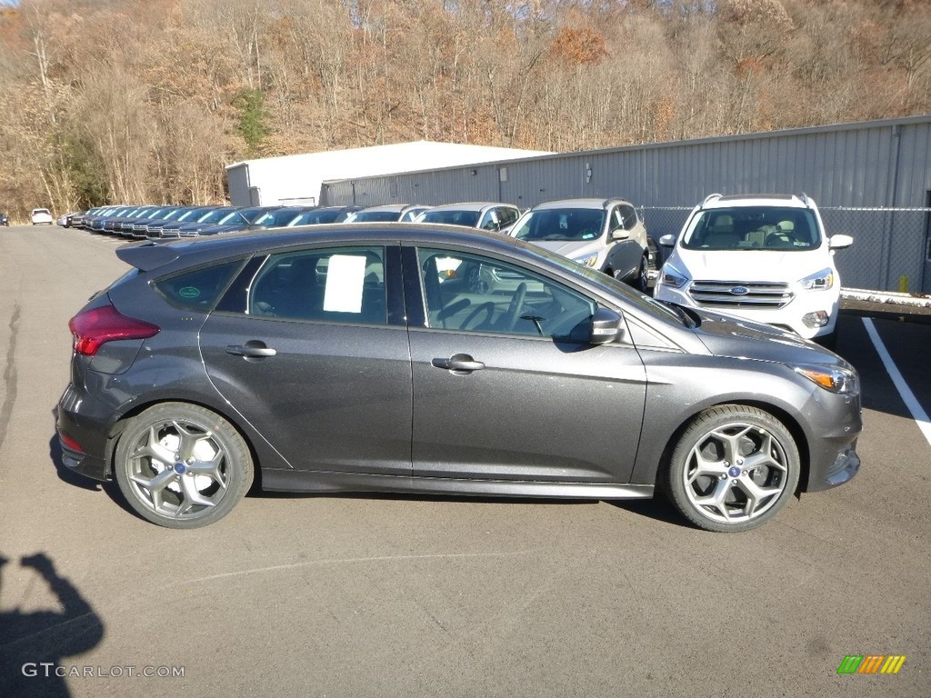 Magnetic 2018 Ford Focus ST Hatch Exterior Photo #124131925
