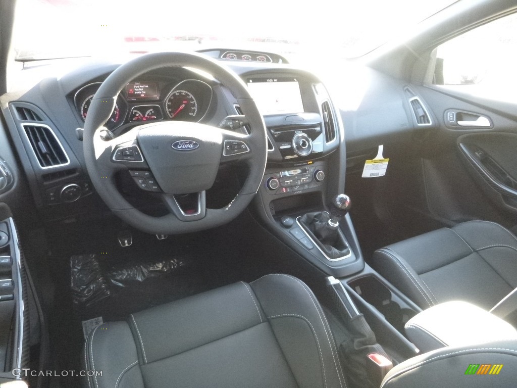 2018 Ford Focus ST Hatch Front Seat Photo #124132111