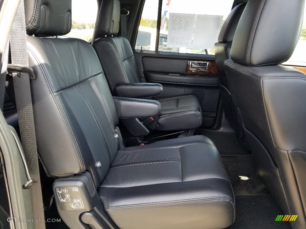 2017 Lincoln Navigator L Select 4x4 Rear Seat Photos
