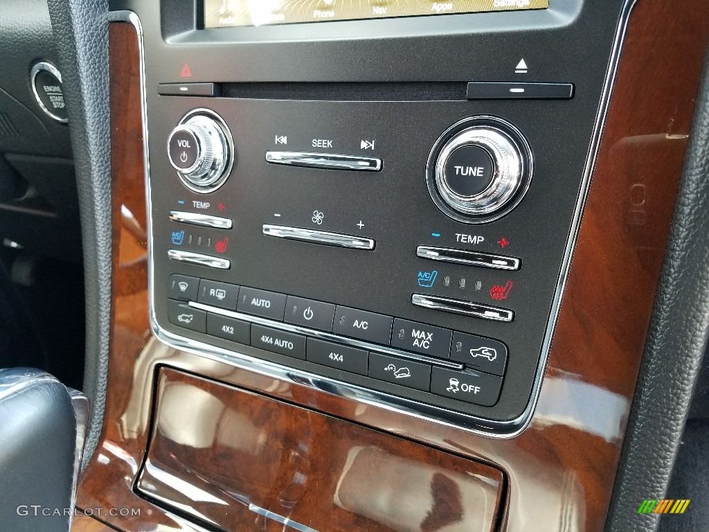 2017 Lincoln Navigator L Select 4x4 Controls Photo #124132252