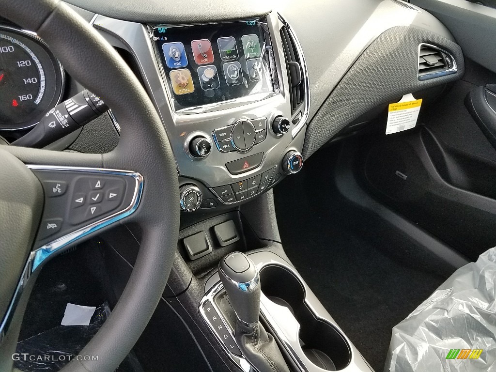 2018 Chevrolet Cruze LT Hatchback Controls Photo #124142459