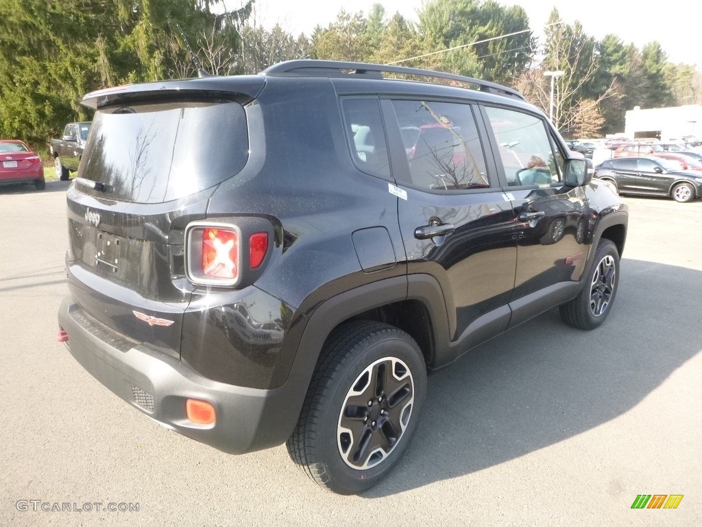 2017 Renegade Trailhawk 4x4 - Black / Black photo #5