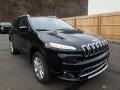 Front 3/4 View of 2018 Cherokee Overland 4x4
