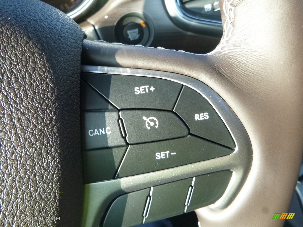 2018 Grand Cherokee Overland 4x4 - True Blue Pearl / Black photo #18